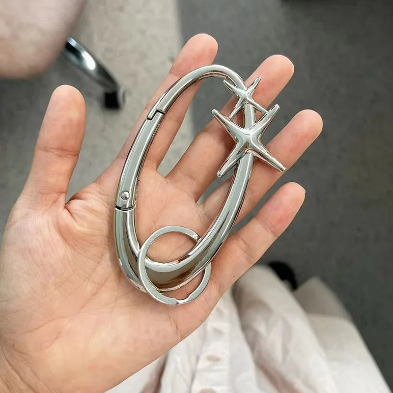 New Star Essential Icon Carabiner Keychain Blackout Women Men High Quality Oval Solid Belt Buckle Unisex Couple Sliver Key Ring