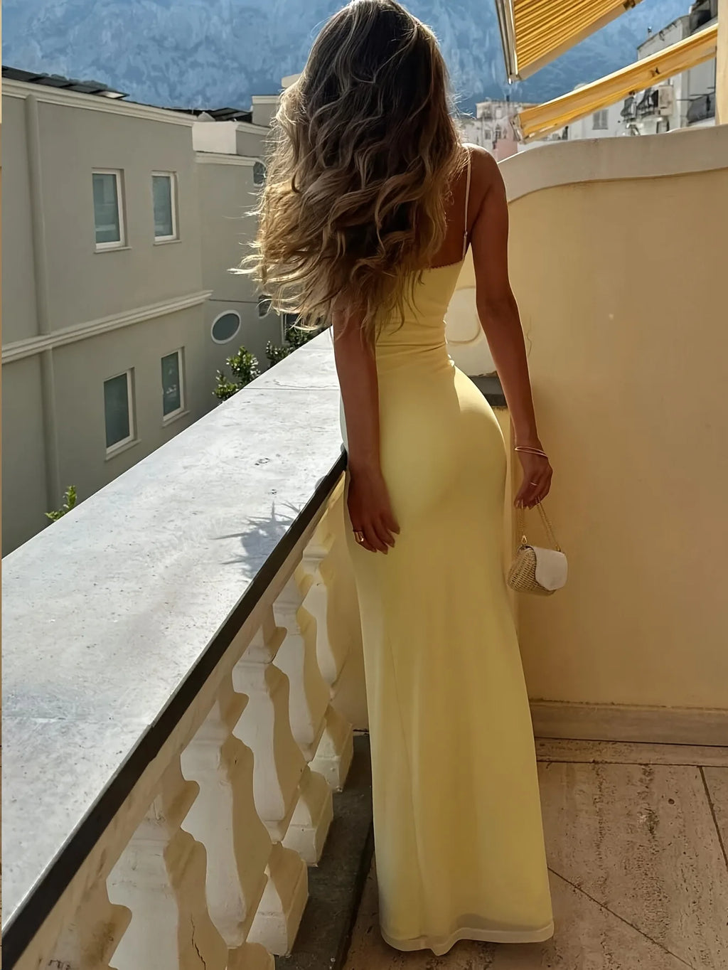 Summer Women's V-neck Yellow Dress With Sexy Backless Women's Casual Slim Dyed Suspender Long Skirt, Suitable For Beach Parties