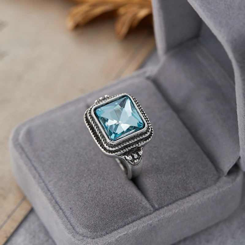 Vintage Shiny Zircon Ladies Ring Fashion Blue Zircon Jewelry Engagement Ring for Brides Wedding Ring Party Gifts