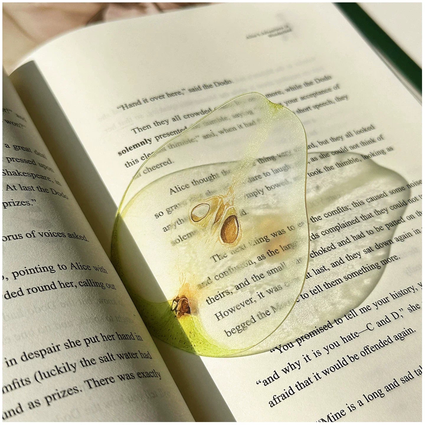 36 Styles New Delicate Transparent Acrylic Apple Bookmark Reading Mark Girl Gift Premium Feeling Cute Grape Tomato Bookmarks Toy