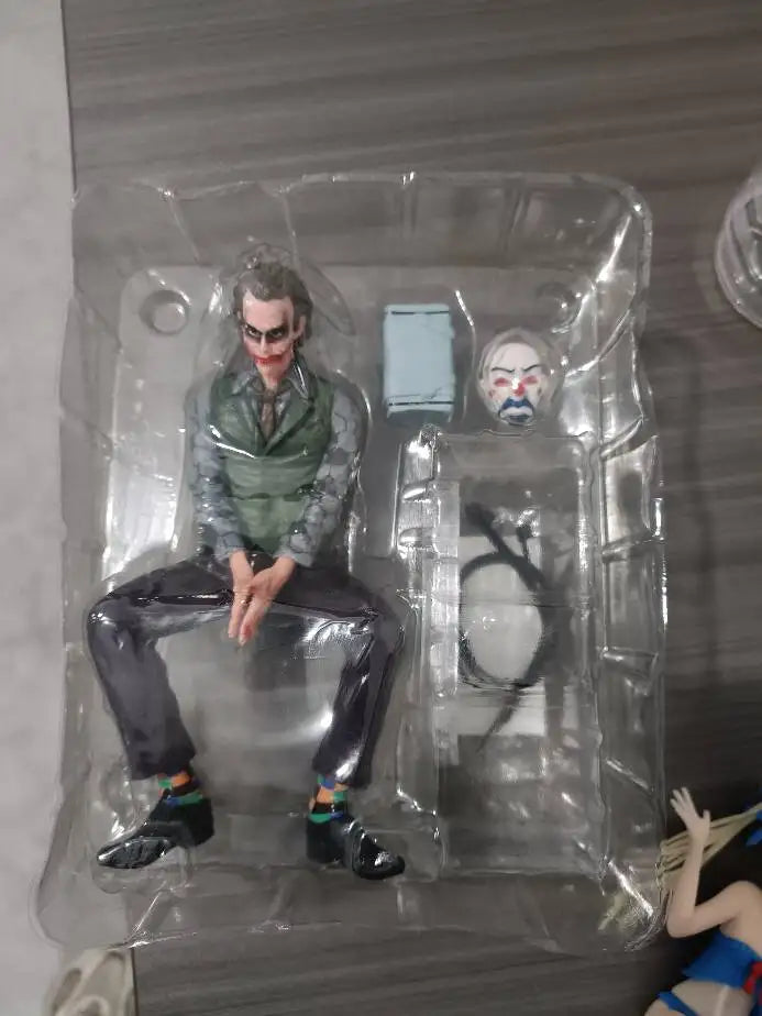 16cm Joker Heath Ledger Action Figure Sitting Green Suit Handheld Joker Mask Doll Desktop Decoration Model Toy Christmas Gift