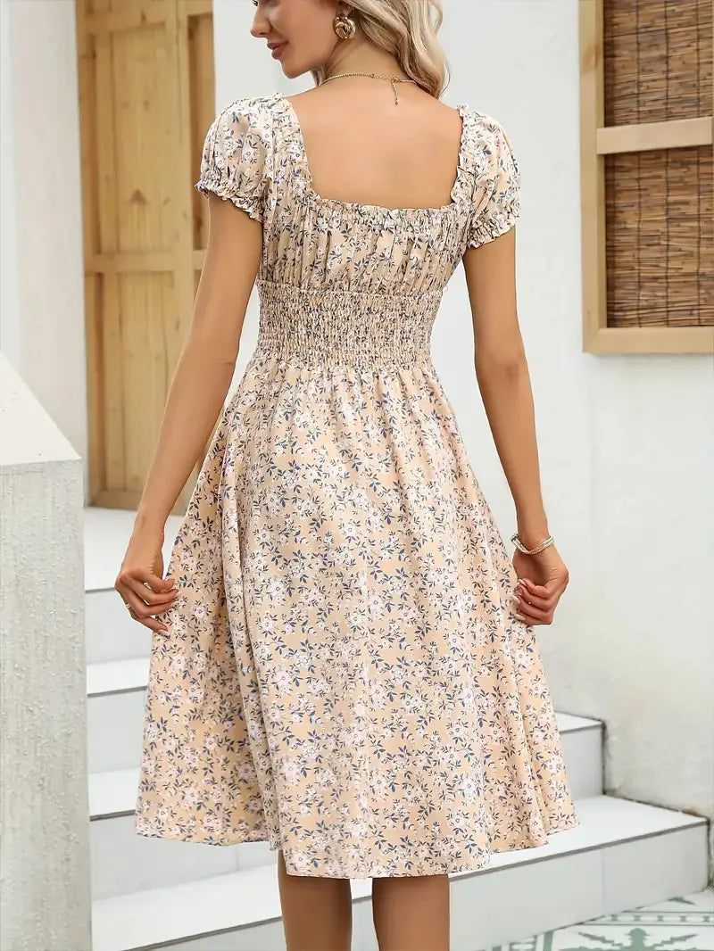 Vintage floral dress with fluffy cuffs and pleated waist cinching, suitable for women's summer beach wear and summer parties