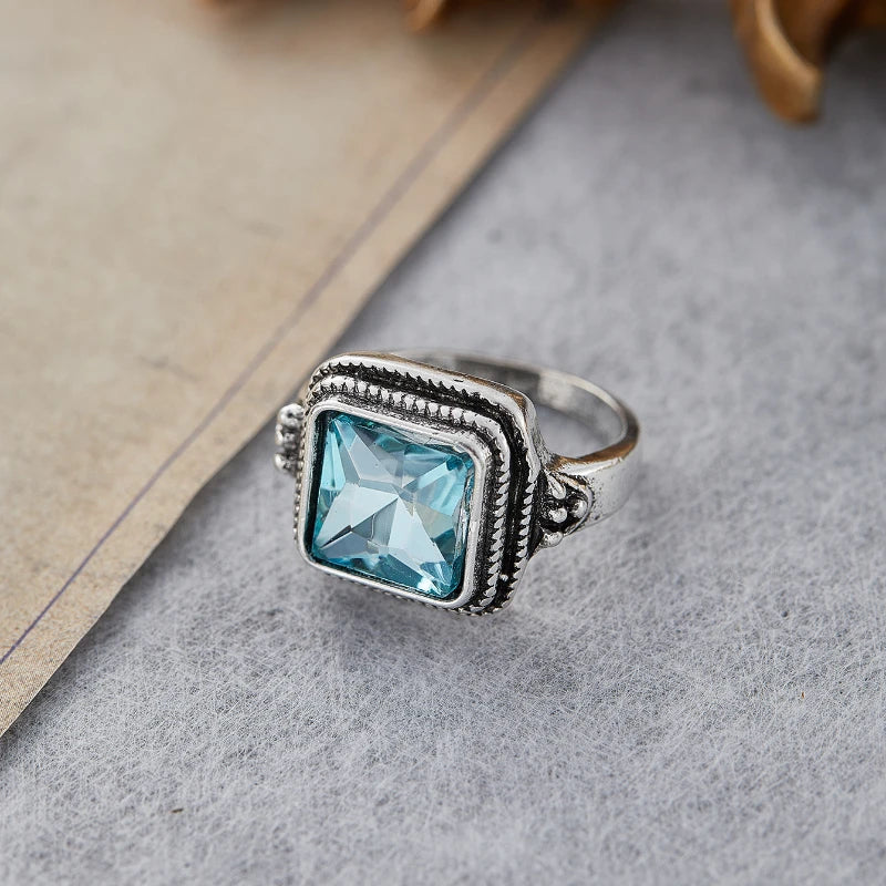 Vintage Shiny Zircon Ladies Ring Fashion Blue Zircon Jewelry Engagement Ring for Brides Wedding Ring Party Gifts