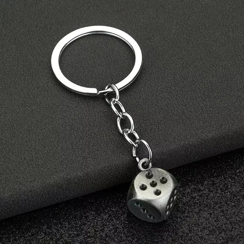 New Star Essential Icon Carabiner Keychain Blackout Women Men High Quality Oval Solid Belt Buckle Unisex Couple Sliver Key Ring