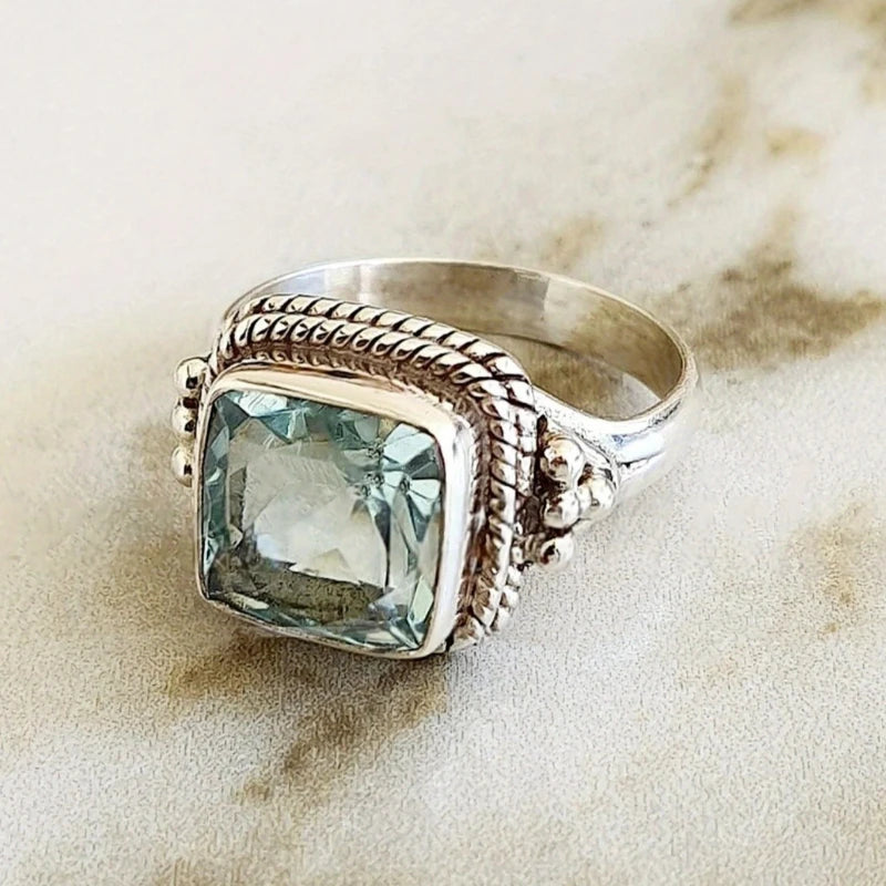 Vintage Shiny Zircon Ladies Ring Fashion Blue Zircon Jewelry Engagement Ring for Brides Wedding Ring Party Gifts