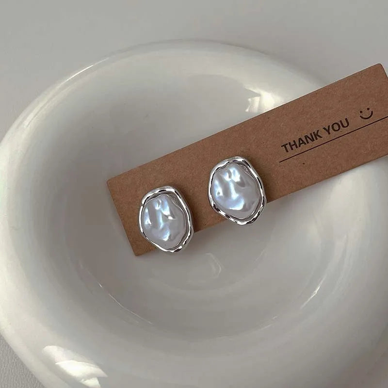 Geometric Irregular Round Metal Pearl Earrings for Women 2025 Minimalist Style Personality Earrings Trendy Jewelry Gift