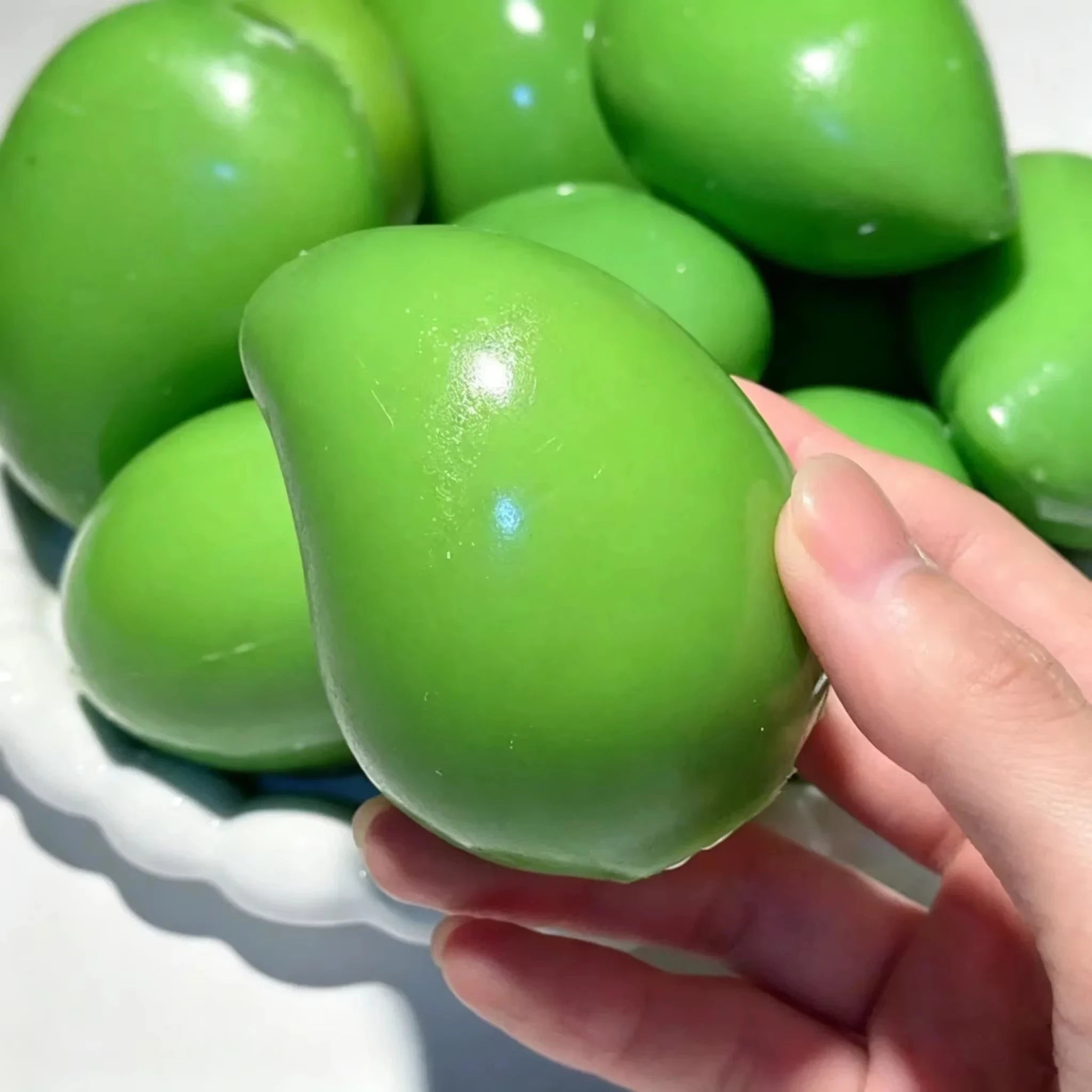 Ultra Soft Microfiber Temp Change Mango Handmade Ball Stress Relief Fidget Squeeze Toy ASMR Decompression Relaxation Toy Gift