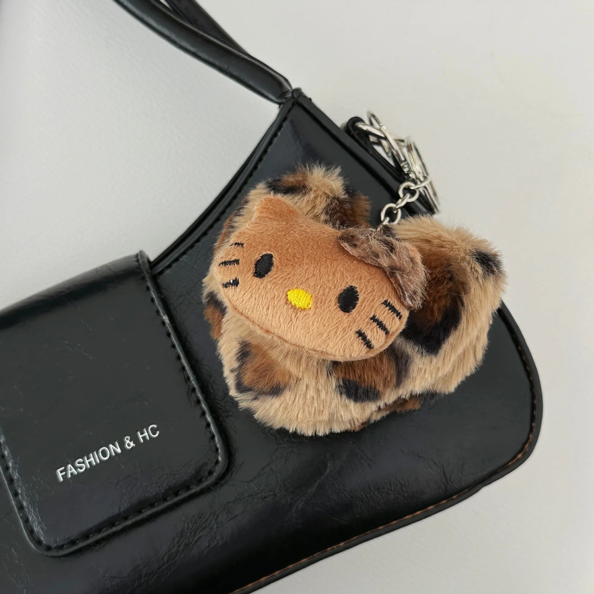 Cartoon Sanrio Hello Kitty Fashion Bag Retro Leopard Doll Pendant Kawaii Anime Toy Keychains Accessories Keyring Christmas Gift