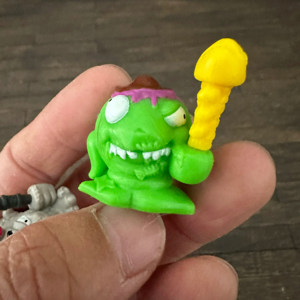 Genuine Capsule Toy Exported European American Grosserys Gangs Rubbish Bug Bin Series Figurines Collectible Box Broken Blind Box