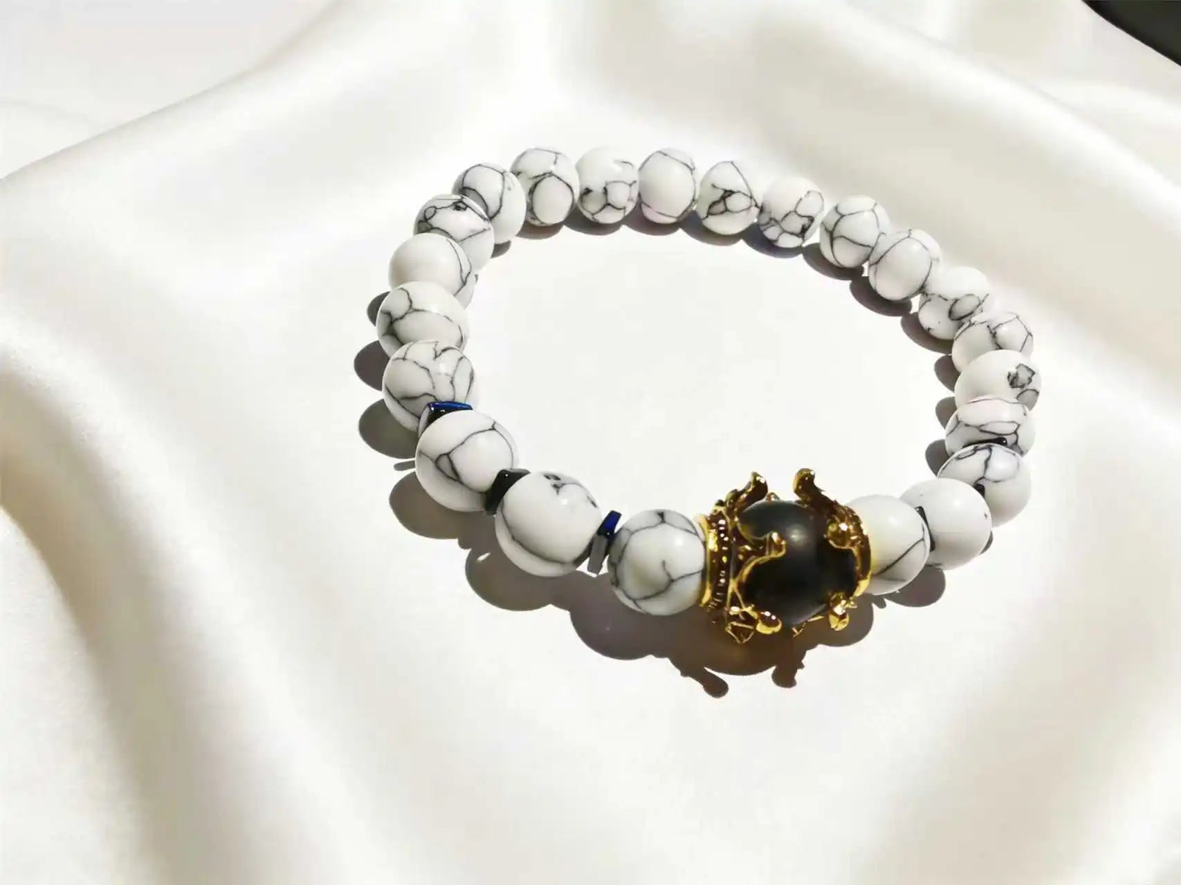 Men's Stylish Natural Stone Bracelet Vintage Crown Symbol of Power Hematite Beads Gift for Friends Natural Tiger Eye beads