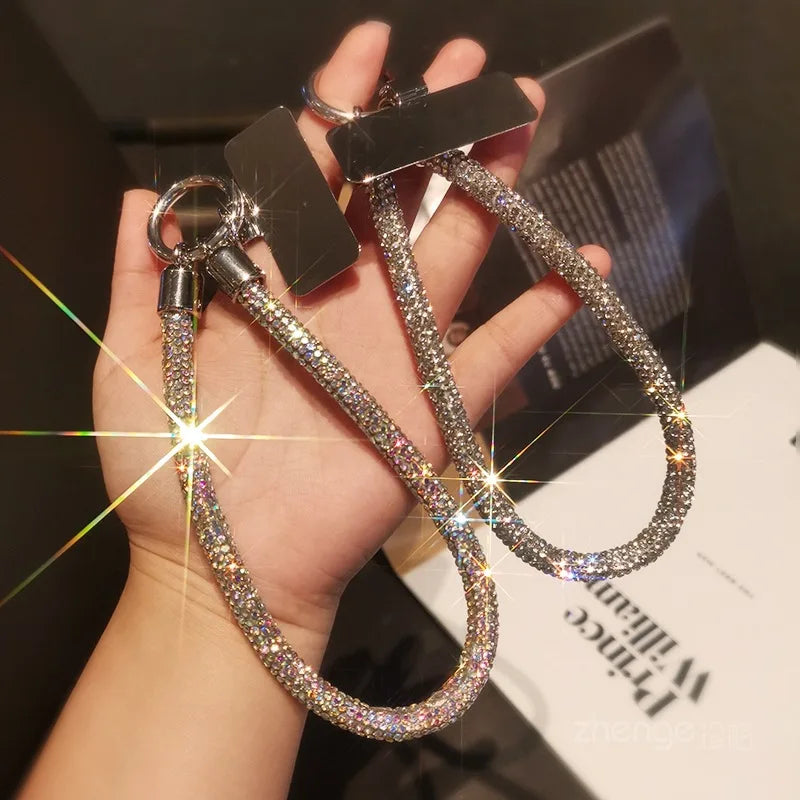 Luxury Style Full Diamond Phone Lanyard with Metal Clip Short Chain Handheld Wrist Flash Accessory Universal Light