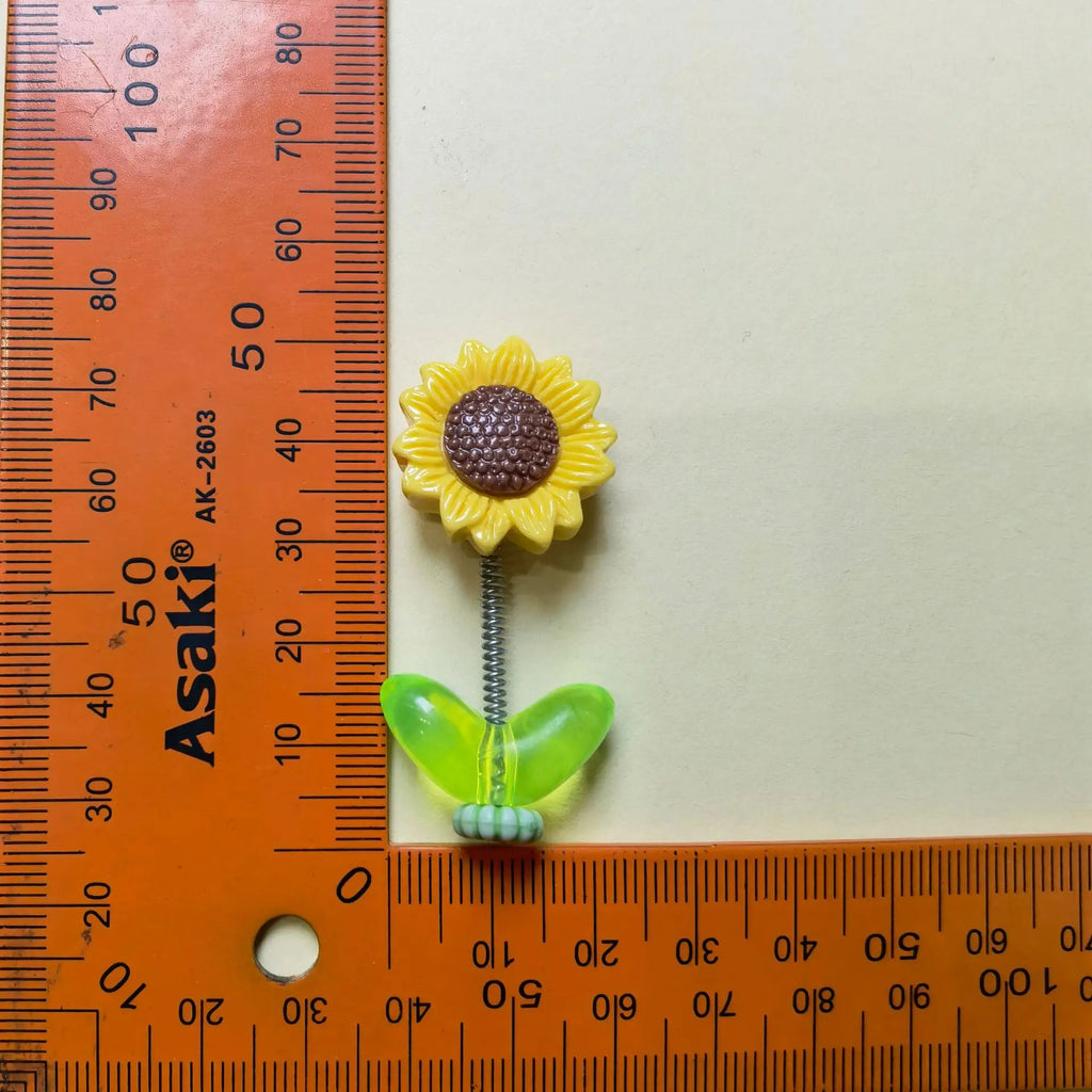Cute Shaking Sunflower Car Decor Funny Dashboard Ornament for Car Interior Styling