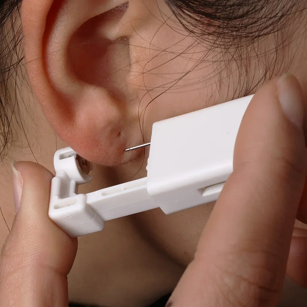 Safety Ear Piercing Gun Kit Women Men Disposable White Plastic Sterile Ear Piercing Device Fashion Simple Jewelry Piercing Tools